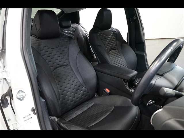 TOYOTA PRIUS PHV 2018 Image 31