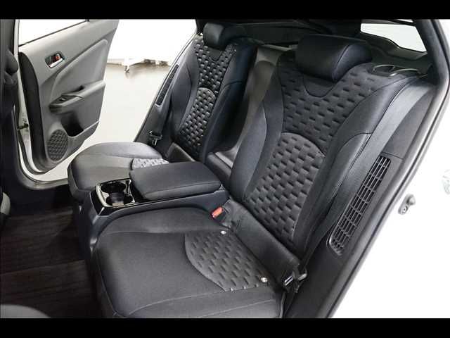 TOYOTA PRIUS PHV 2018 Image 31