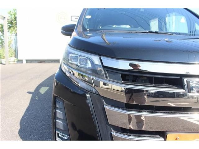 TOYOTA NOAH 2017 Image 31