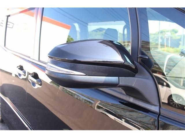 TOYOTA NOAH 2017 Image 31