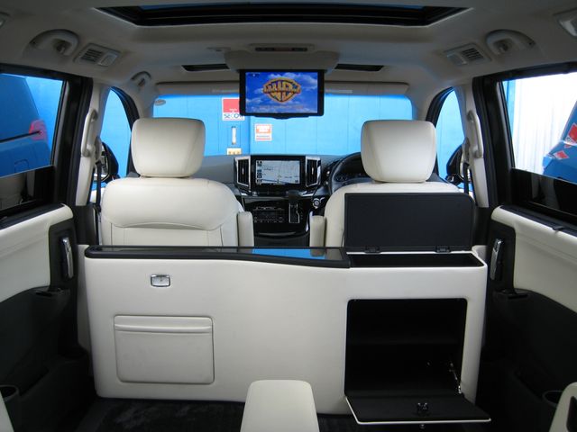 NISSAN ELGRAND 2023 Image 31