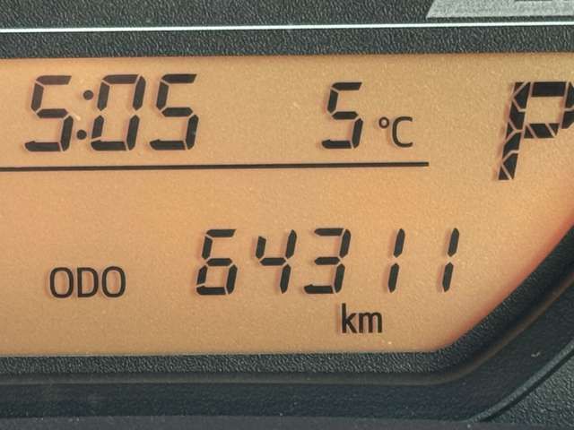 TOYOTA VITZ 2014 Image 31