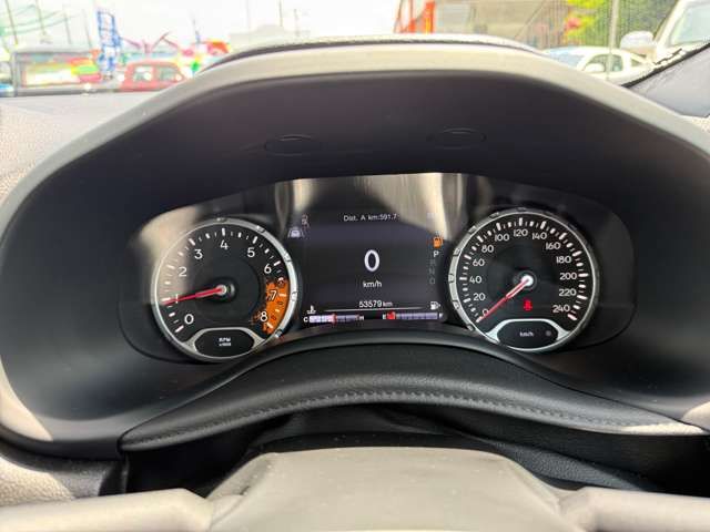 JEEP RENEGADE 2018 Image 31