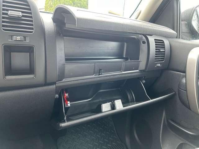 CHEVROLET SILVERADO 2016 Image 31