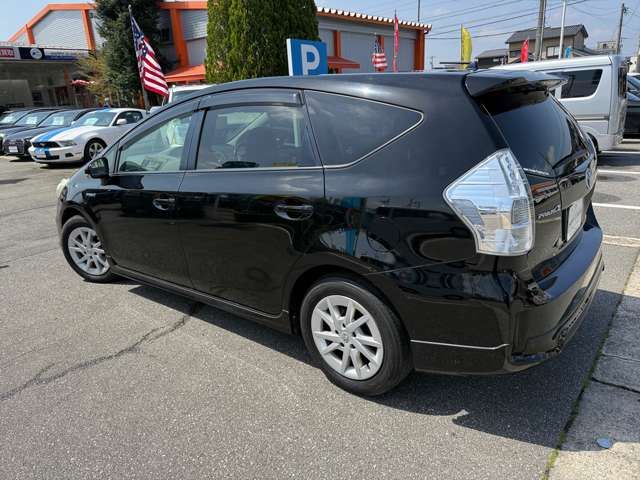 TOYOTA PRIUS ALPHA 2012 Image 31