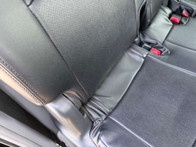 TOYOTA PRIUS ALPHA 2012 Image 31