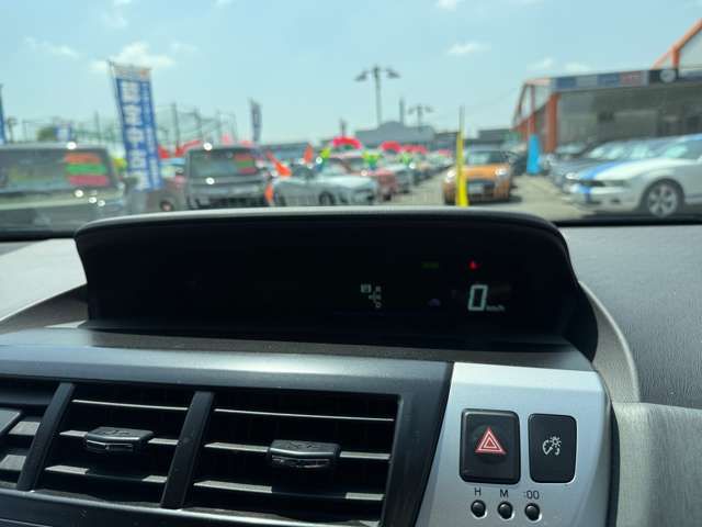 TOYOTA PRIUS ALPHA 2012 Image 31