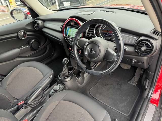 BMW MINI COOPER 5DOO 2018 Image 31