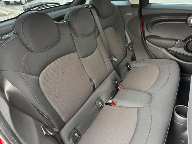 BMW MINI COOPER 5DOO 2018 Image 31