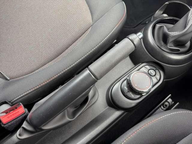 BMW MINI COOPER 5DOO 2018 Image 31