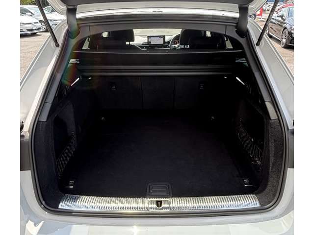 AUDI A4 AVANT 2021 Image 31