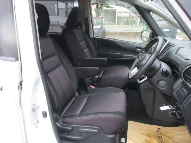 NISSAN SERENA  WG 4WD 2016 Image 31