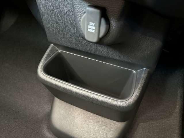 HONDA N BOX CUSTOM 2024 Image 31