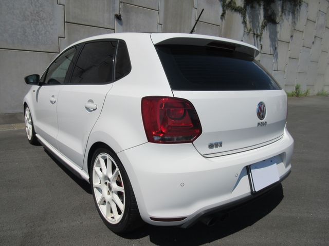 VOLKSWAGEN POLO 2011 Image 31