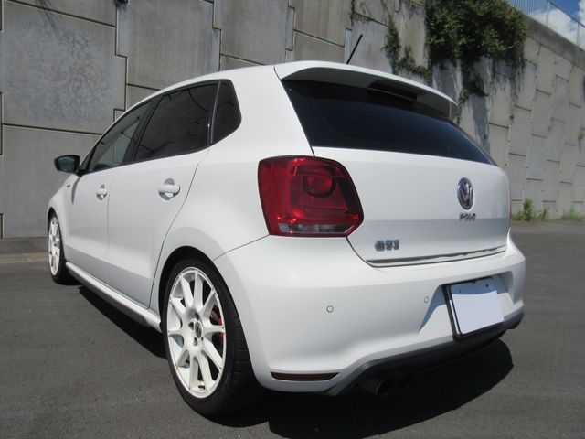 VOLKSWAGEN POLO 2011 Image 31