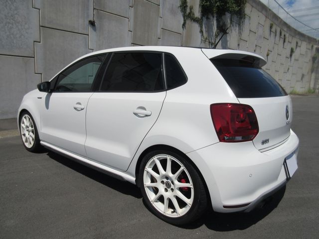 VOLKSWAGEN POLO 2011 Image 31