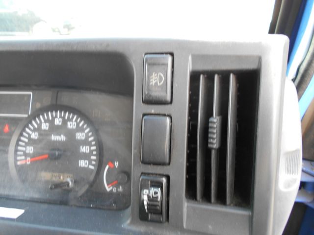 ISUZU ELF 2012 Image 31