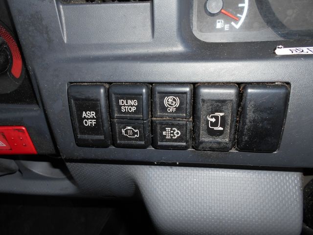 ISUZU ELF 2012 Image 31