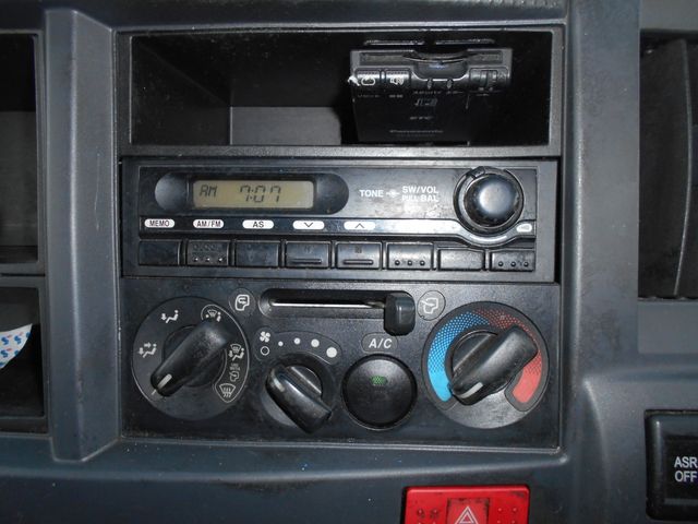 ISUZU ELF 2012 Image 31