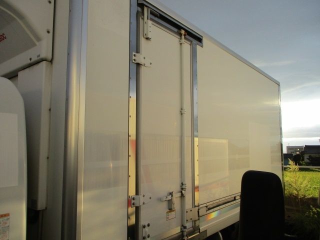 MITSUBISHI CANTER 2017 Image 31