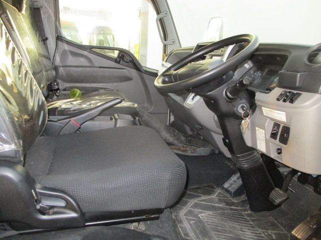 MITSUBISHI CANTER 2017 Image 31