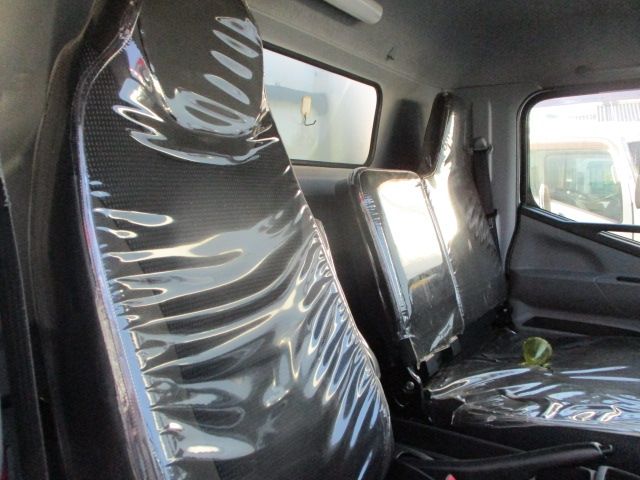 MITSUBISHI CANTER 2017 Image 31