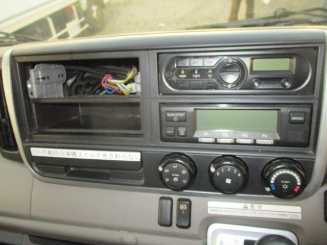 MITSUBISHI CANTER 2017 Image 31