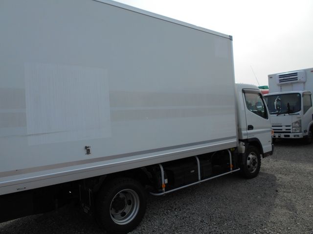 MITSUBISHI CANTER 2017 Image 31