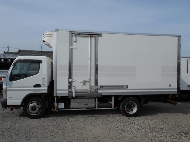 MITSUBISHI CANTER 2017 Image 31
