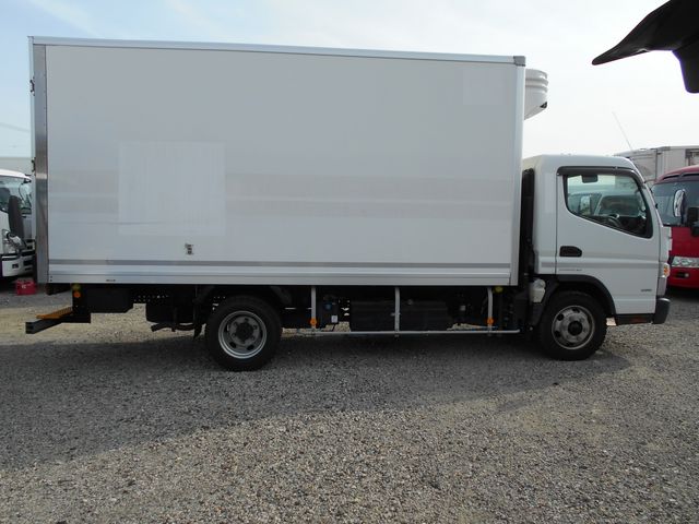 MITSUBISHI CANTER 2017 Image 31
