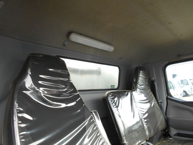 MITSUBISHI CANTER 2017 Image 31