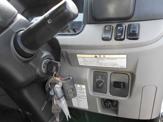 MITSUBISHI CANTER 2017 Image 31