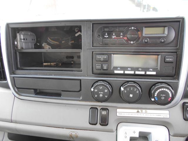 MITSUBISHI CANTER 2017 Image 31