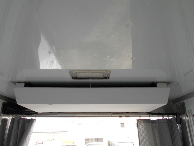 MITSUBISHI CANTER 2017 Image 31