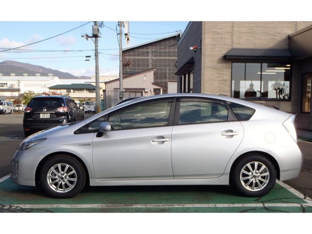 TOYOTA PRIUS 2013 Image 31