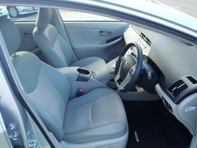 TOYOTA PRIUS 2013 Image 31