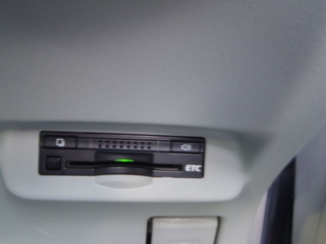 TOYOTA PRIUS 2013 Image 31