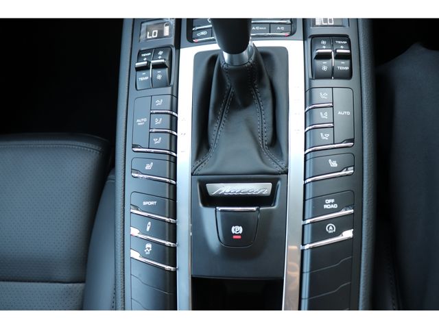 PORSCHE MACAN 2015 Image 31