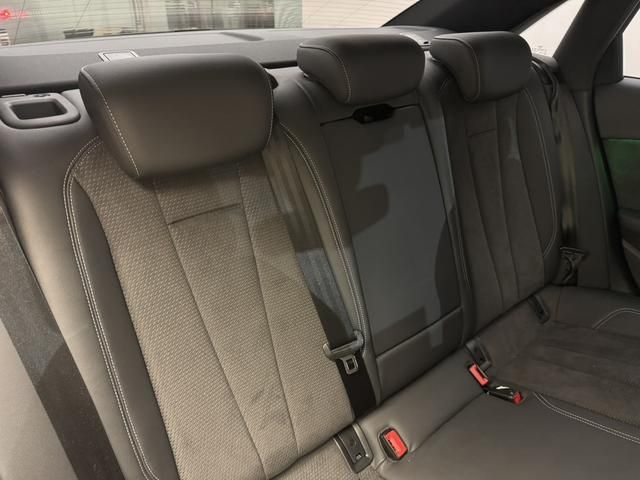 AUDI A4 2021 Image 31
