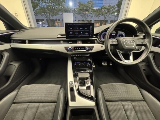 AUDI A4 2021 Image 31