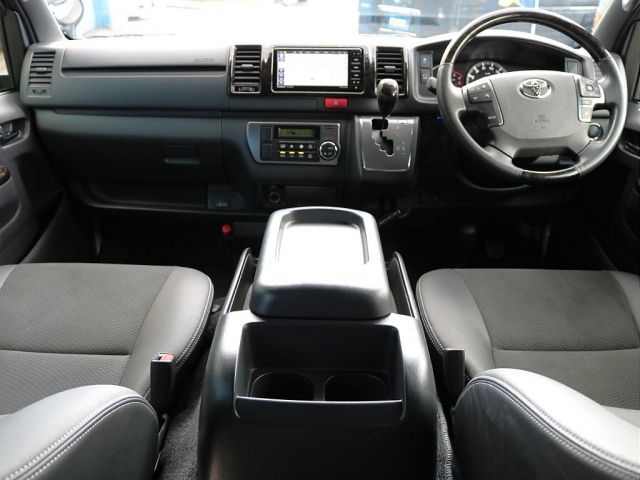 TOYOTA HIACE VAN 2WD 2024 Image 31