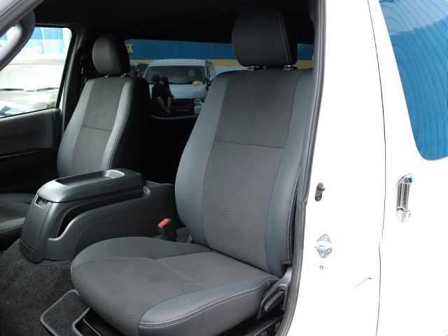 TOYOTA HIACE VAN 2WD 2024 Image 31