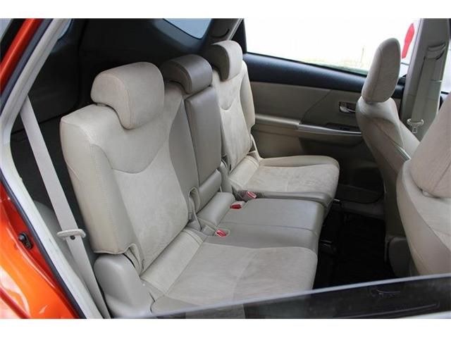 TOYOTA PRIUS ALPHA 2015 Image 31