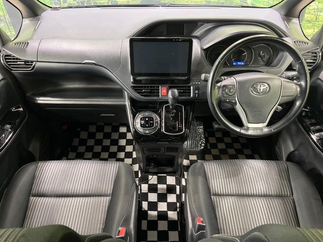 TOYOTA VOXY 4WD 2017 Image 31