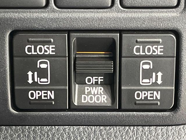 TOYOTA VOXY 4WD 2017 Image 31