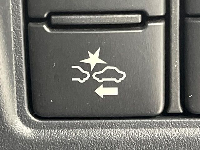 TOYOTA VOXY 4WD 2017 Image 31