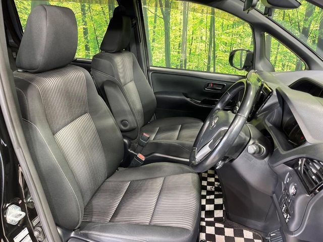 TOYOTA VOXY 4WD 2017 Image 31