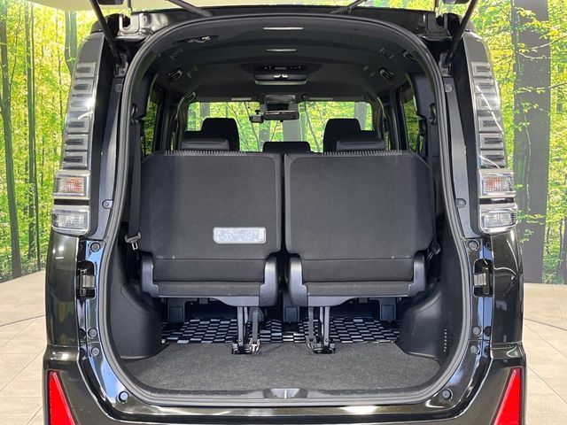 TOYOTA VOXY 4WD 2017 Image 31