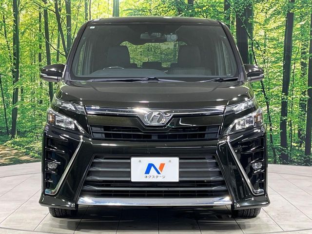 TOYOTA VOXY 4WD 2017 Image 31