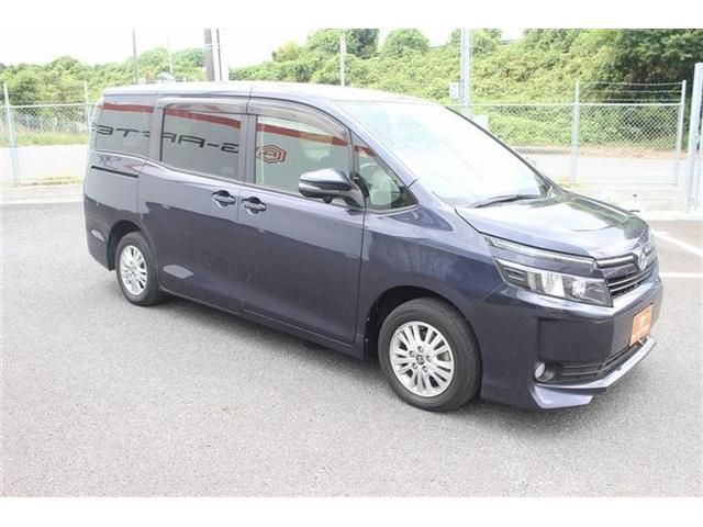 TOYOTA VOXY 2015 Image 31